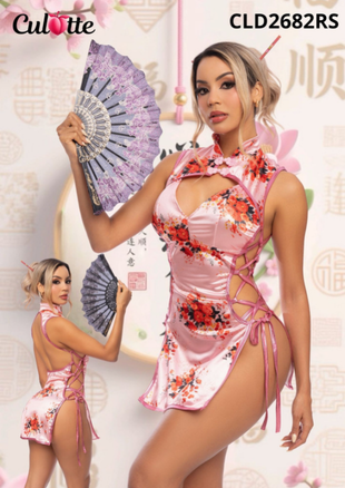 Disfraz sexy de Geisha Asiática en tono rosado con aberturas atrevidas